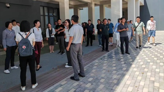 九游会J9师生党员在北京第四中学雄安校区参观_副本.jpg